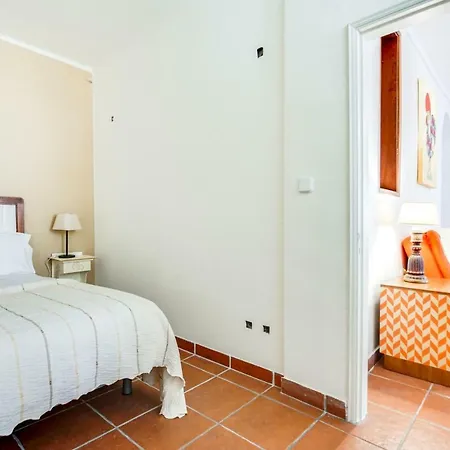 Charming 2 Bedroom In Bairro Da Mouraria