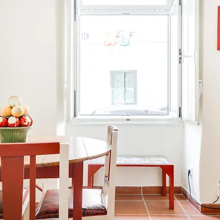 Charming 2 Bedroom In Bairro Da Mouraria * Lisboa